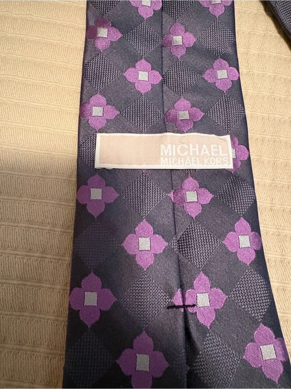 Michael Kors Gray/Purple Geometric Men's Tie 100% silk, great condition